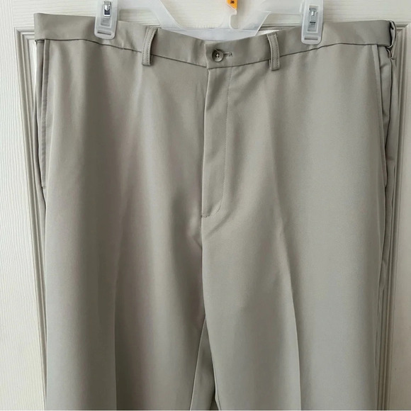 Haggar Mens Dress Pants 38/32 Biege Classic Fit Business Casual Golfcore Preppy - Picture 3 of 17